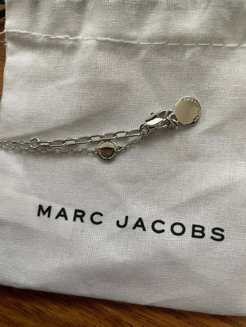 Marc Jacobs Logo Disc Pendant Necklace Silver Tone with Dust Bag - Picture 4 of 5